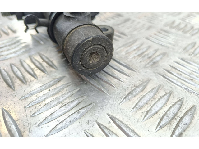 Vstřikovací lišta 059130089D   Volkswagen Phaeton    BMK 