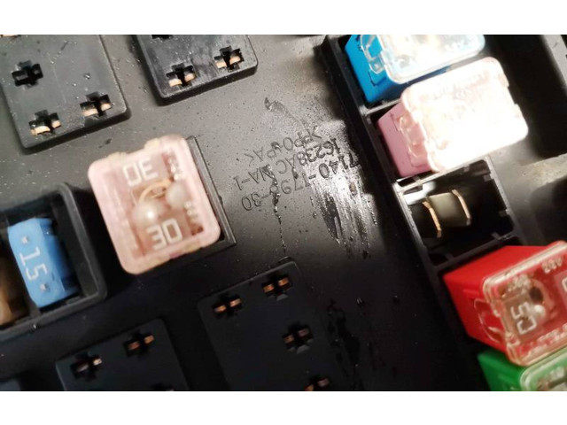 Pojistková skříňka 16238ac, 16238acna-1 Dodge Magnum 2005