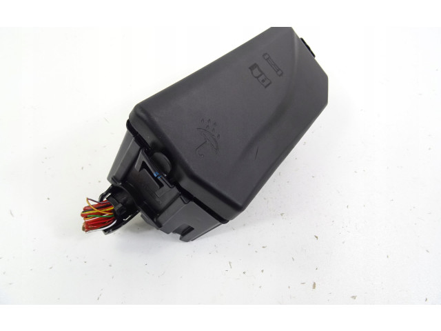 Блок предохранителей 2Q0927165A Skoda Kamiq