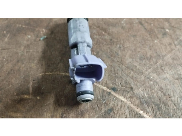 Форсунка 2325070120 Lexus IS 200-300 для бензинового двигателя 2