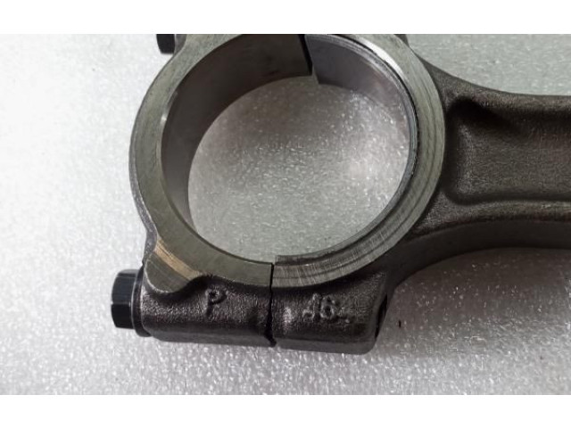  Поршень  D7P464  Renault Clio III  