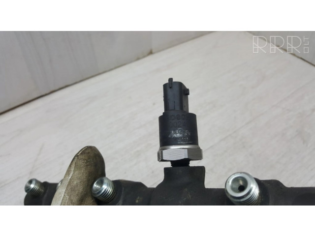 Топливная рампа 0445215008, 028100405   Alfa Romeo 166 2.4 