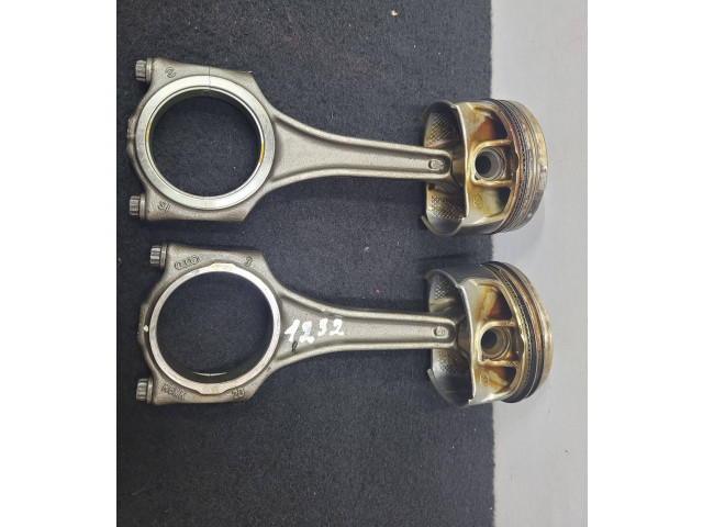 Píst 84L157, R6MK   Audi Q7 4M     