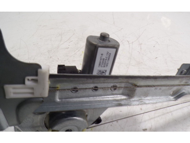 Зеркало электрическое Dacia Duster - года