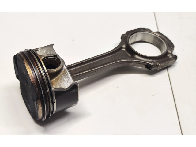 Píst EH220518, A17700Q06 Mercedes-Benz C AMG W205