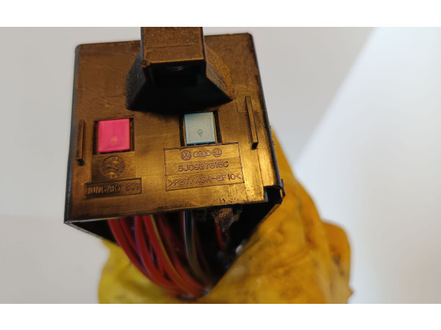 Блок предохранителей 5J0937615C   Skoda Rapid (NH)    