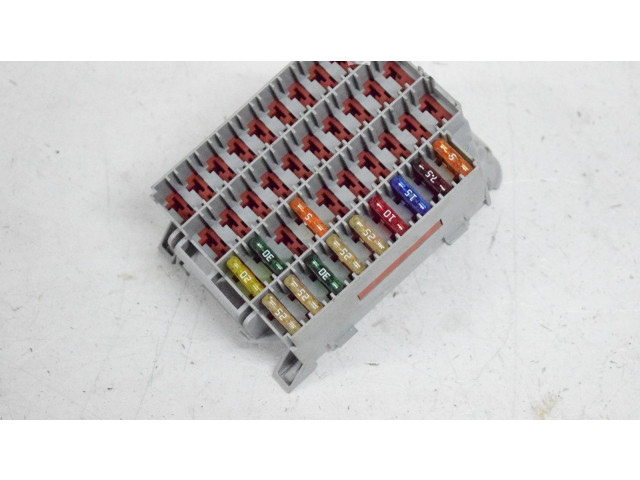 Блок предохранителей    Volvo V70    
