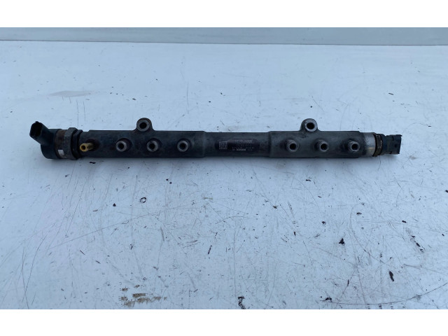 Топливная рампа 31259011   Volvo V70  