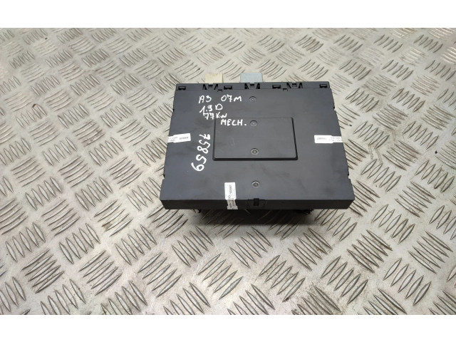 Блок предохранителей 8P0907279F Audi A3 S3 A3 Sportback 8P