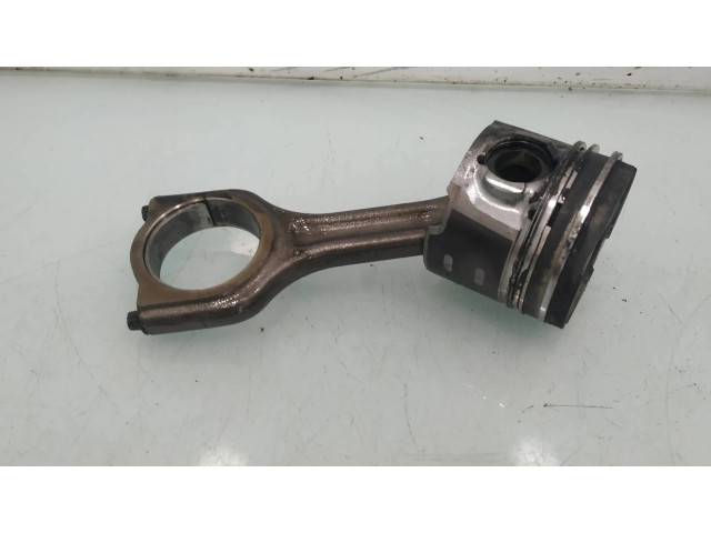 Píst Citroen C4 I pro naftový motor 1.6