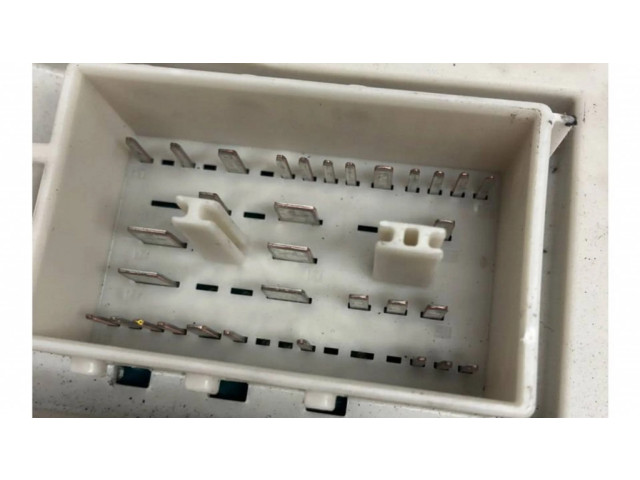 Pojistková skříňka 97RA012018, 303519096800 Ford Focus C-MAX 2005