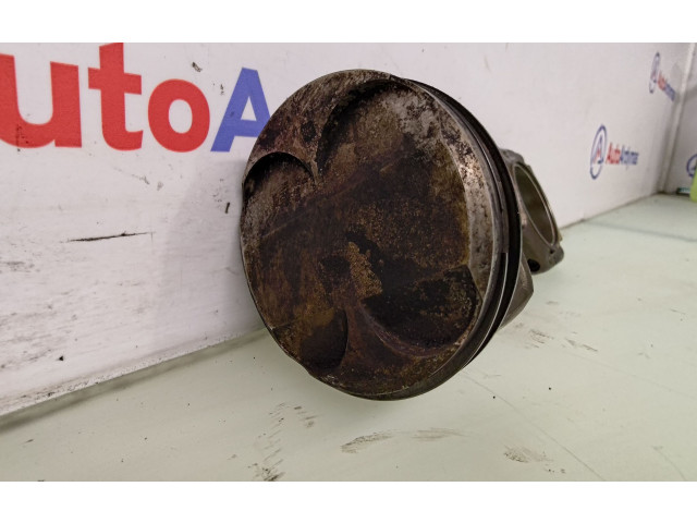  Поршень с шатуном N52B30A 7589540, 11247589540  BMW X3 E83  