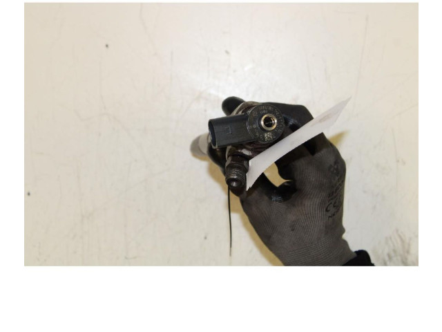 Форсунка 0445110471, 04L130277AE Audi A5 8T 8F CNH