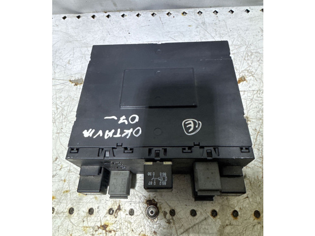 Блок комфорта 3C0937049AJ, 28107526 Skoda Octavia Mk2 (1Z)