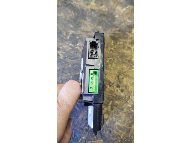 Дисплей    31268924   Volvo V70