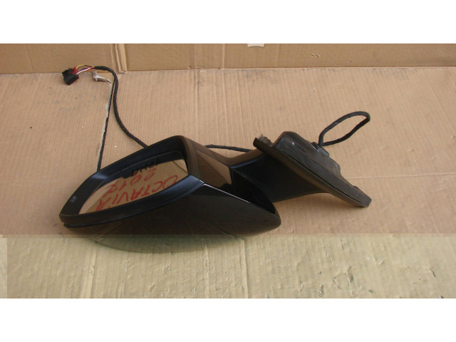 Зеркало электрическое Skoda Octavia Mk3 (5E) 2013 - 2019 года