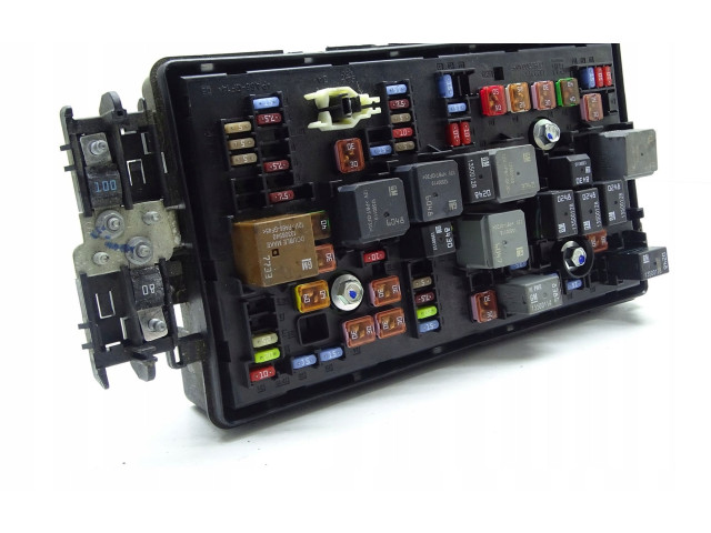 Блок предохранителей 22933570, 22933570 Vauxhall Insignia A