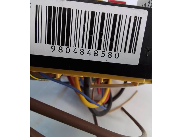 Блок предохранителей 9804848580   Peugeot Expert    