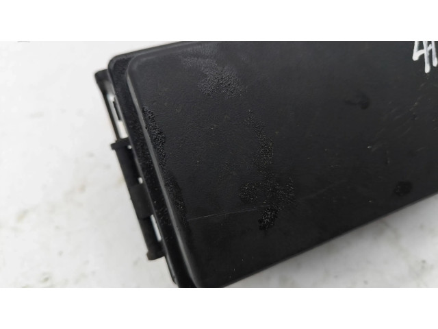 Блок предохранителей 04692073AB   Jeep Grand Cherokee (WK)    