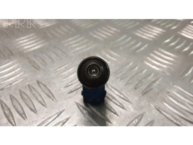 Vstřikovač 058133551F   Audi A4 S4 B5 8D  pro benzínový motor 1.8  