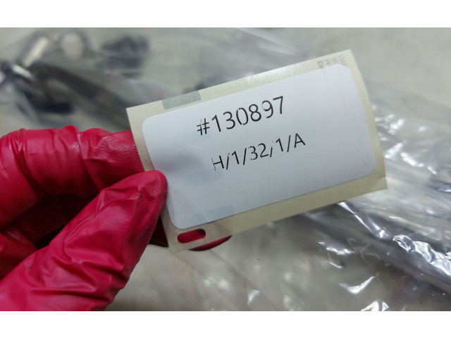 Топливная рампа 06A906031A   Audi A3 S3 8L  