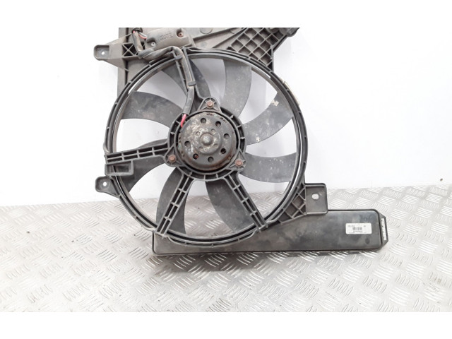 Вентилятор радиатора     8240457, 52406445    Opel Meriva A 1.3