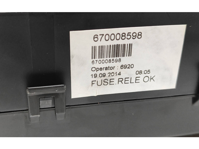 Блок предохранителей 670008598 Maserati Ghibli