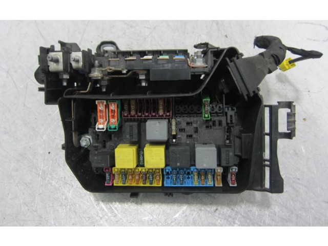 Блок предохранителей A2469980601   Mercedes-Benz A W176