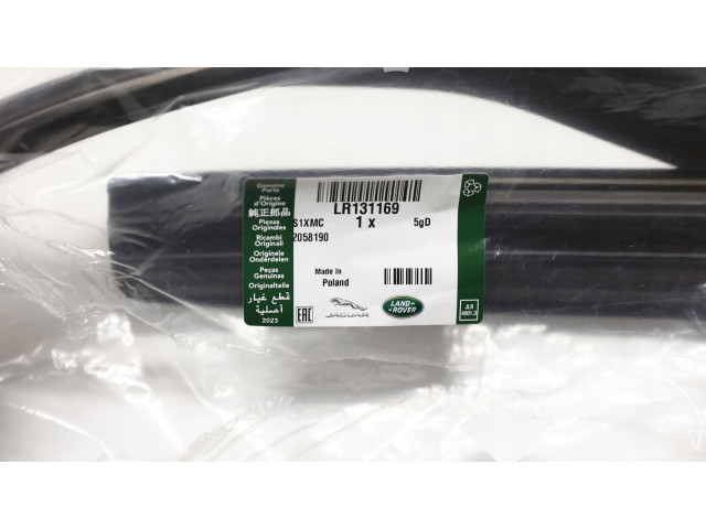 Уплотнительная резина (у стекла) LR131169, 3654589 Land Rover Defender
