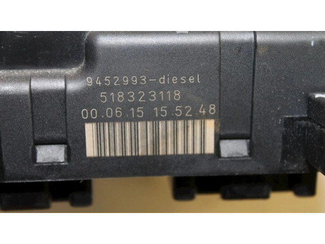 Блок предохранителей 518323118, 000615155248 Volvo V70