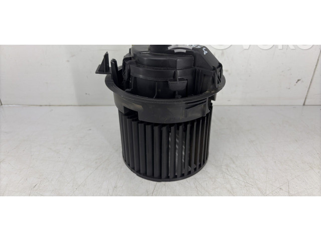 Вентилятор печки 272100975R Dacia Duster