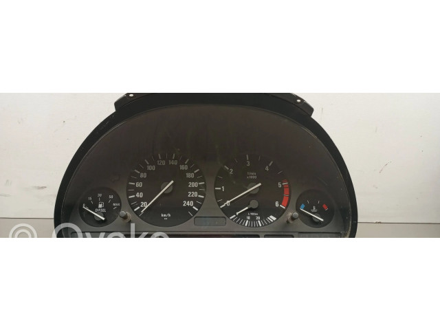 Přístrojová deska BMW 5 E39 1997 62118381808, 110008784055