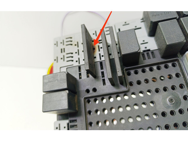 Блок предохранителей 9441586 Volvo S80