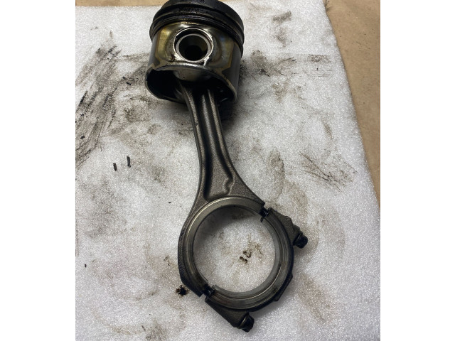 Píst 059AA Audi A8 S8 D3 4E