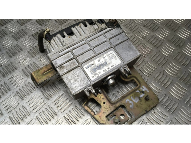 Блок управления двигателя 0261203613, 030906027M Volkswagen Golf III