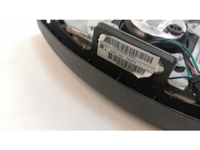 Подушка безопасности водителя 73427A, P0YS01DVAD Chrysler Voyager