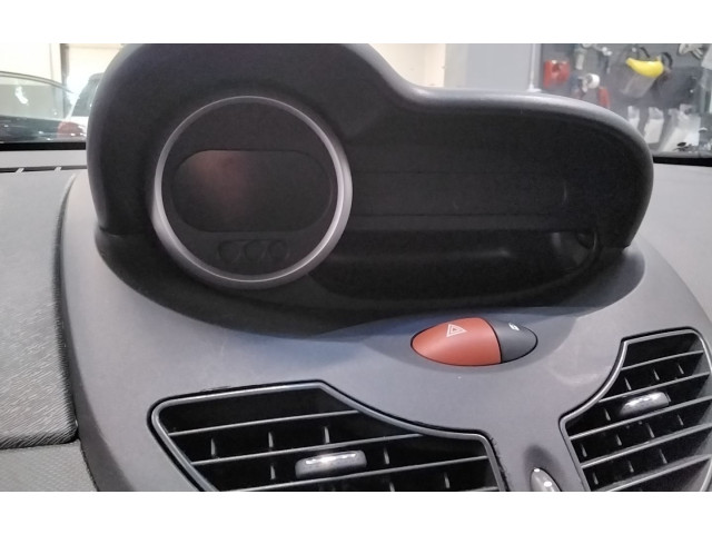 Панель приборов 8200725329   Renault Twingo II       
