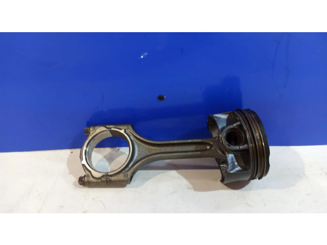 Поршень 31460828 Volvo S60 для бензинового двигателя 2.0