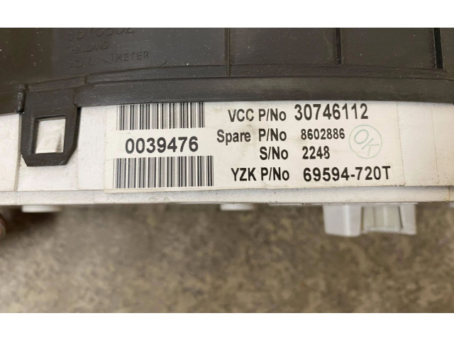 Панель приборов 30746112, 8673802   Volvo V70       