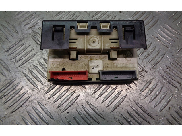 Блок управления спидометра 8200028364   Renault Clio II