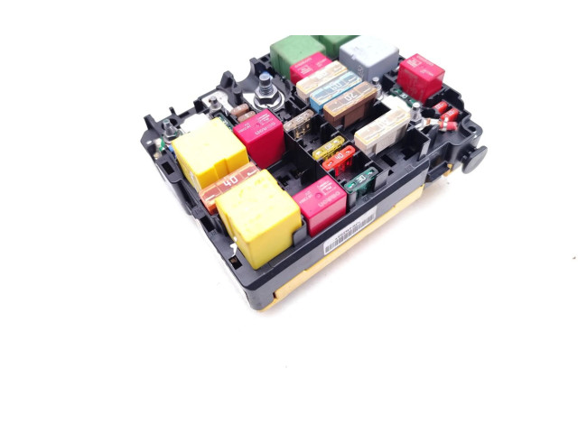 Блок предохранителей 42745603 Peugeot 2008 I