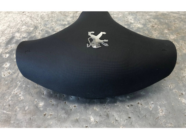 Подушка безопасности водителя Peugeot 107