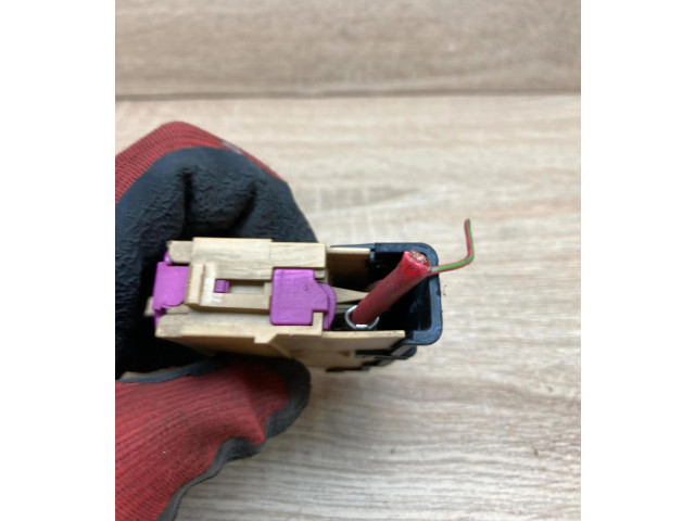 Pojistková skříňka 8K0941824A Audi A6 S6 C6 4F 2004