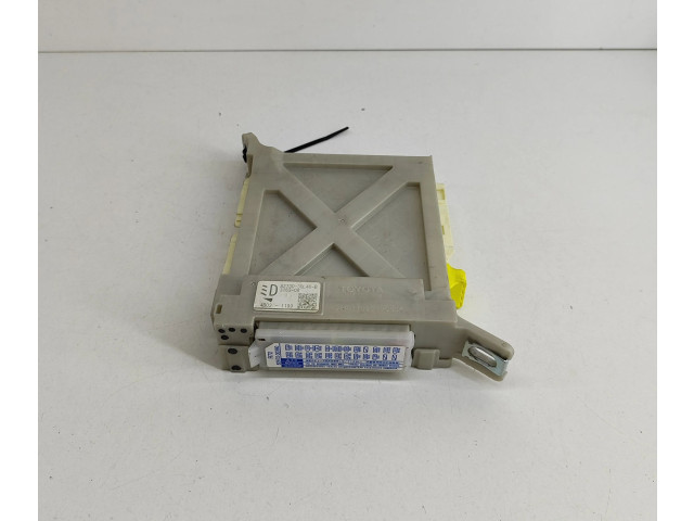 Pojistková skříňka 8273030L40, 8273030L40B Lexus GS 250 350 300H 450H 2014