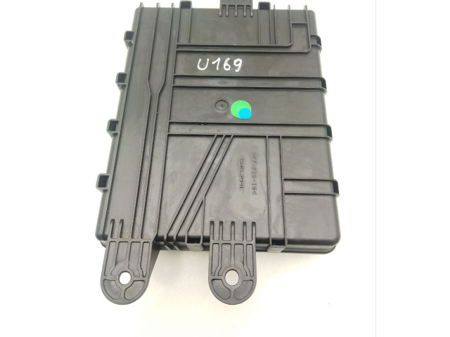 Pojistková skříňka 23180898, U169 Chevrolet Corvette C7 2015