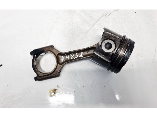 Píst    Opel Vectra B     