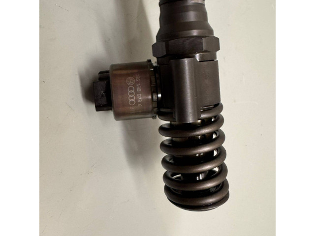 Форсунка 03G130073G, 03G130073GX    Volkswagen Golf Plus  BKD 