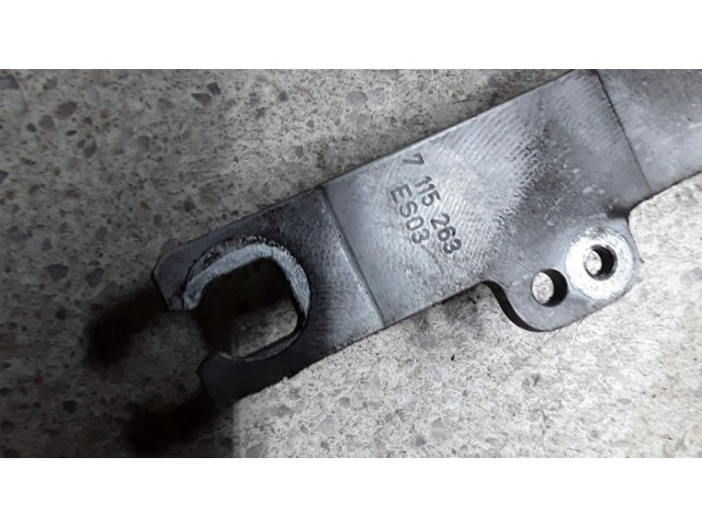 Петля (петли) капота двигателя