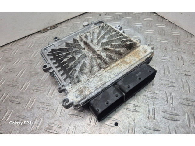 Блок управления двигателя P31303388, 0281015286 Volvo C30