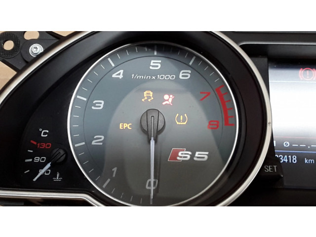 Панель приборов 8T0920931B   Audi S5       